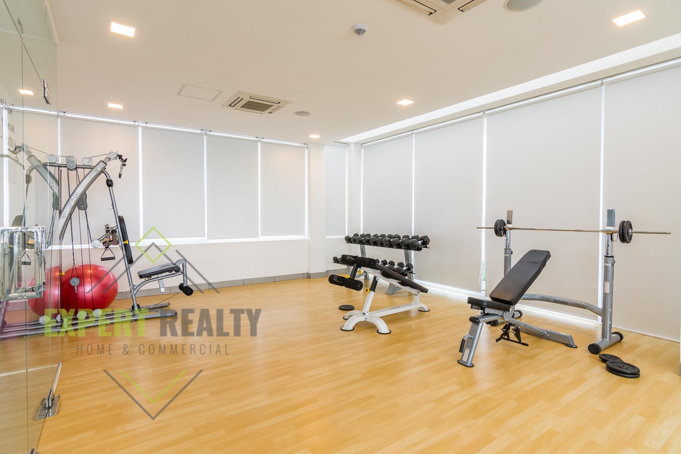 Tomnop Tek Studio Room Gym Pool Steam Sauna Jacuzzi Expert Realty